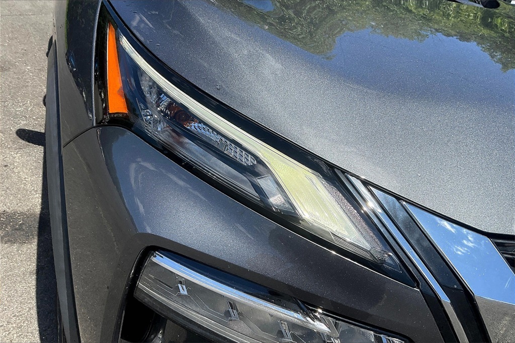 2021 Nissan Rogue SV - Photo 30