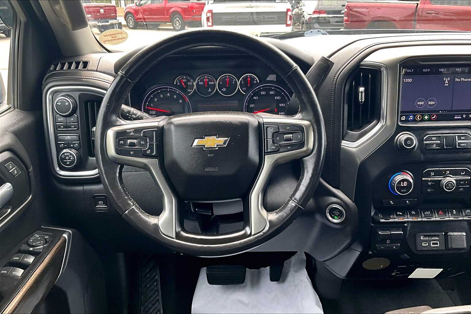 2019 Chevrolet Silverado 1500 LT - Photo 17