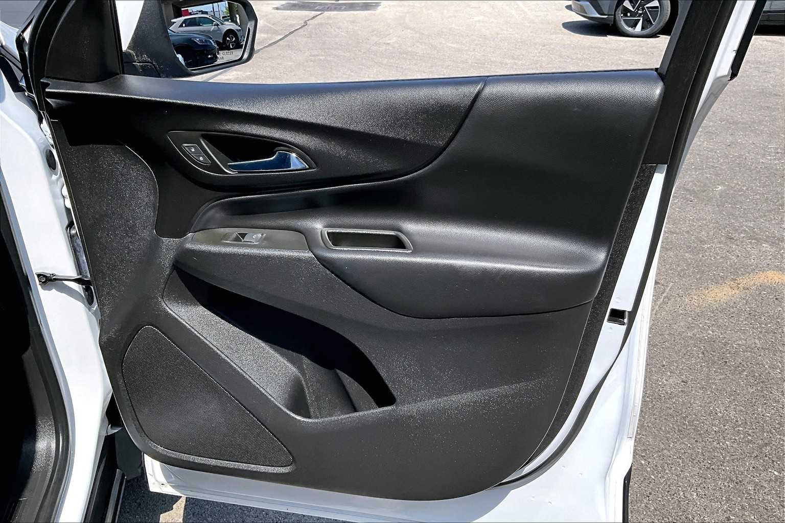 2022 Chevrolet Equinox LT - Photo 12