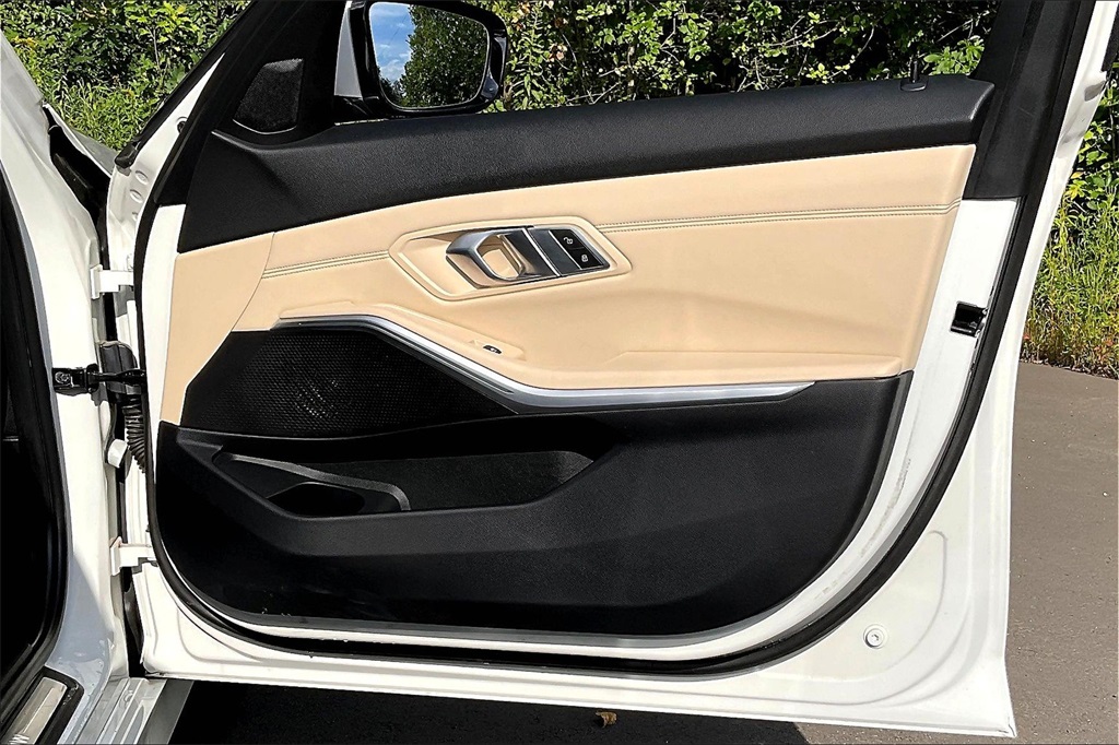 2020 BMW 3 Series 330i xDrive - Photo 25