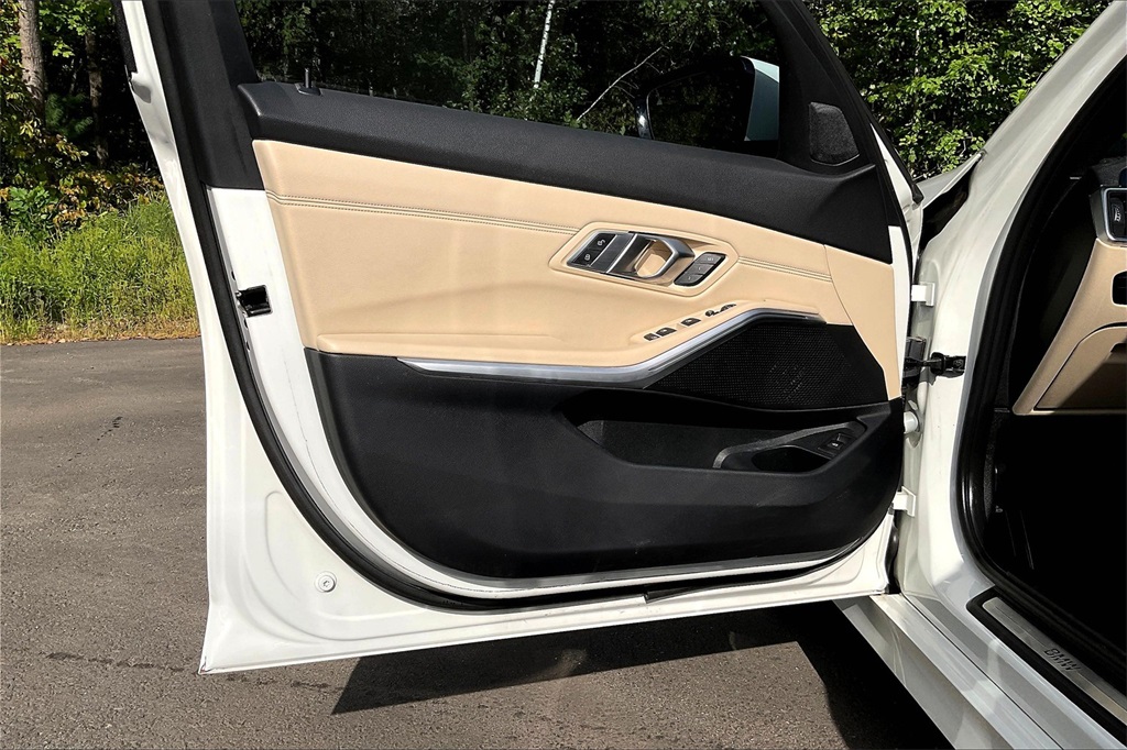 2020 BMW 3 Series 330i xDrive - Photo 9
