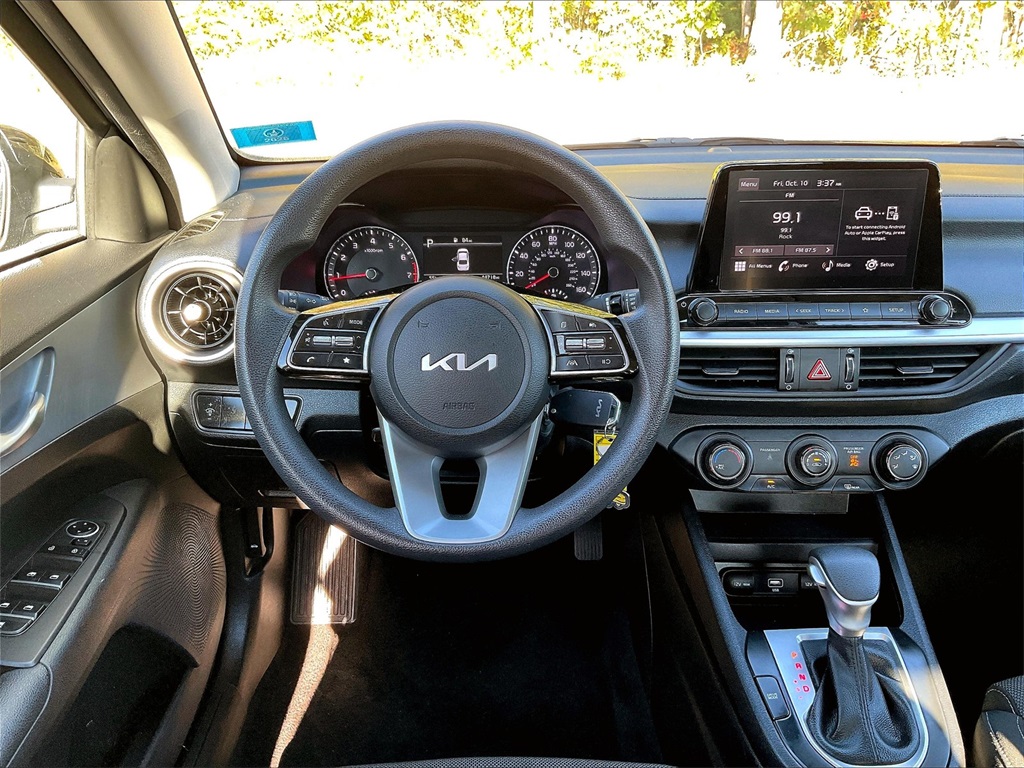 2023 Kia Forte LXS - Photo 16