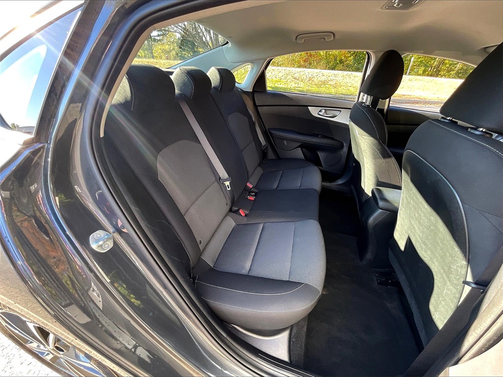 2023 Kia Forte LXS - Photo 18