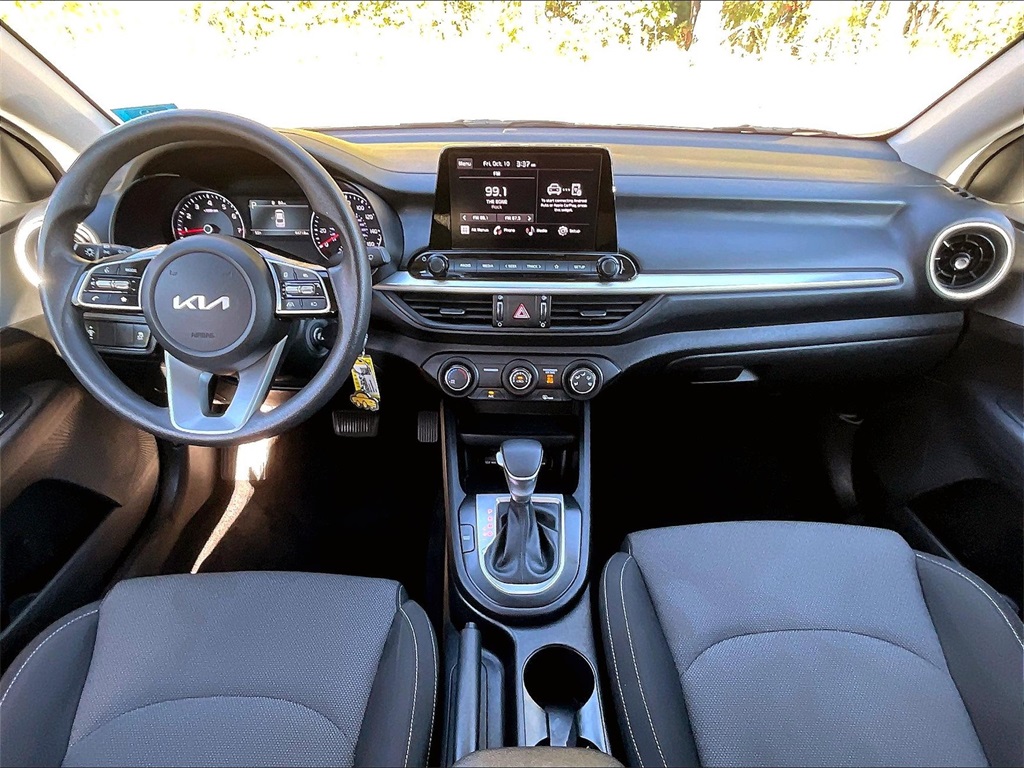 2023 Kia Forte LXS - Photo 20