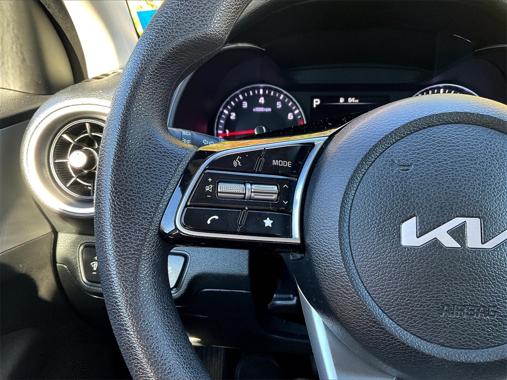 2023 Kia Forte LXS - Photo 22