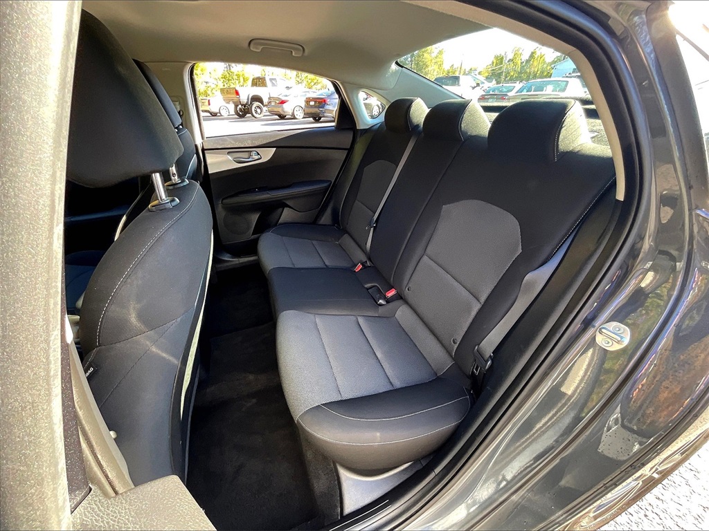 2023 Kia Forte LXS - Photo 24