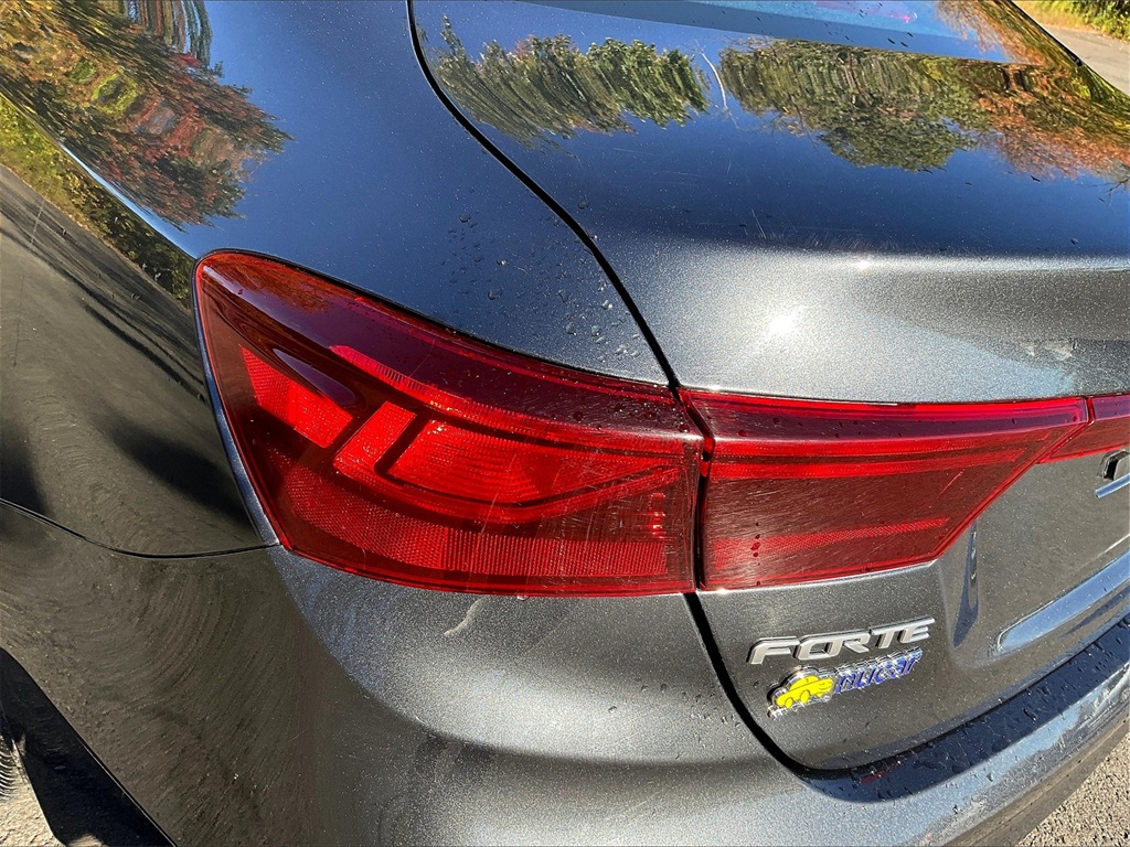 2023 Kia Forte LXS - Photo 29