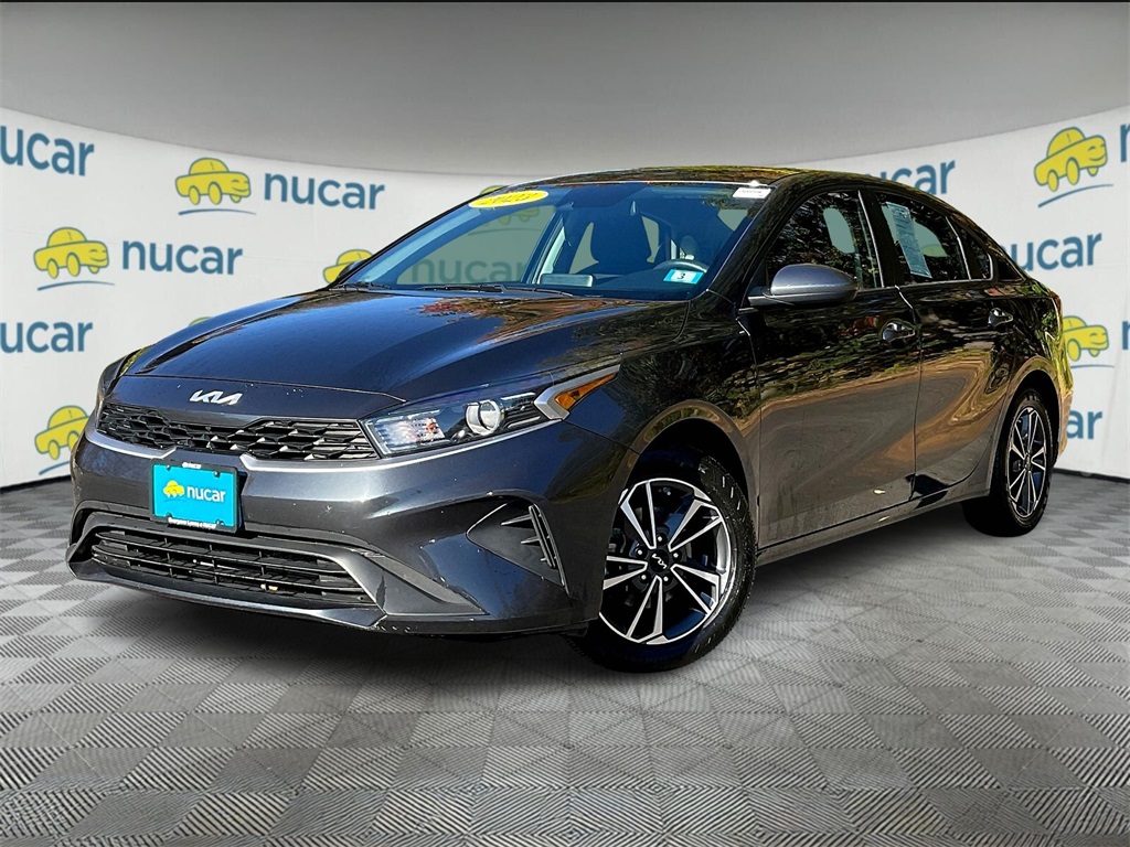 2023 Kia Forte LXS - Photo 3