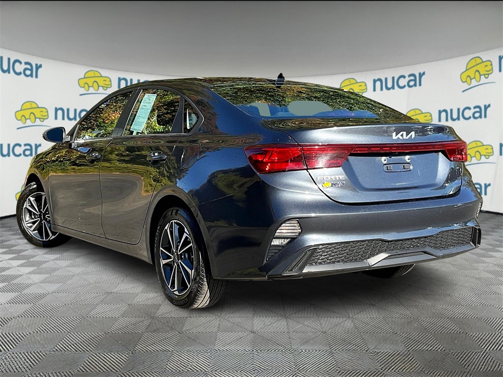 2023 Kia Forte LXS - Photo 4