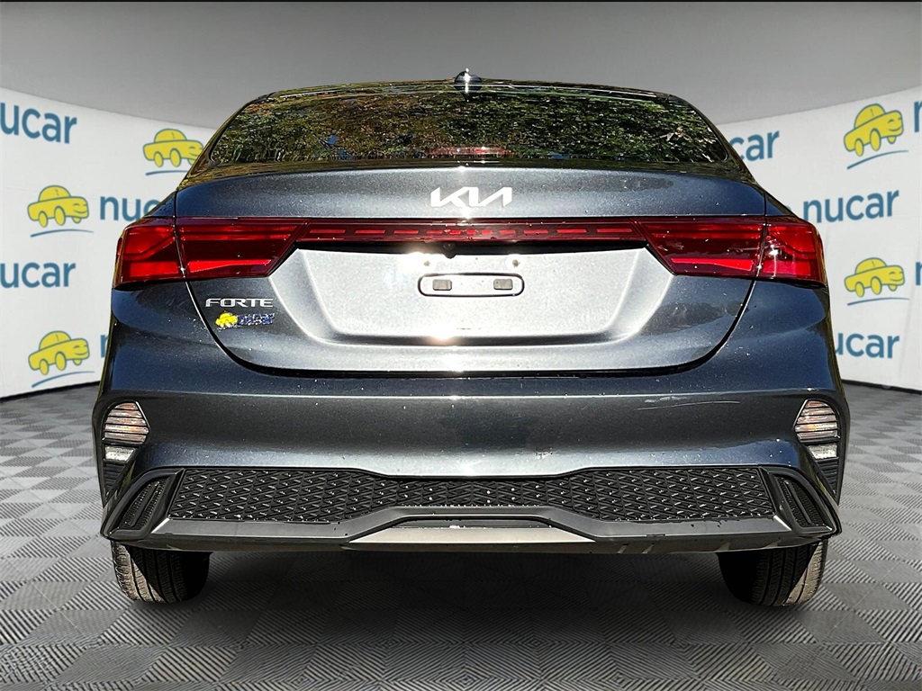 2023 Kia Forte LXS - Photo 5