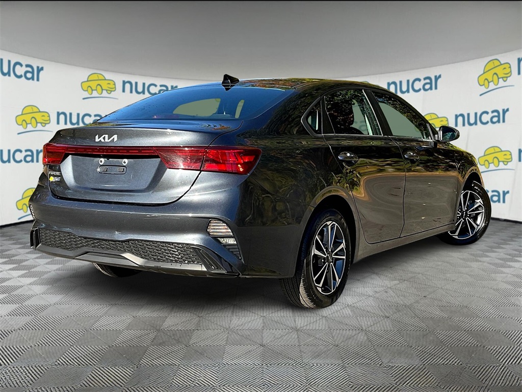 2023 Kia Forte LXS - Photo 6