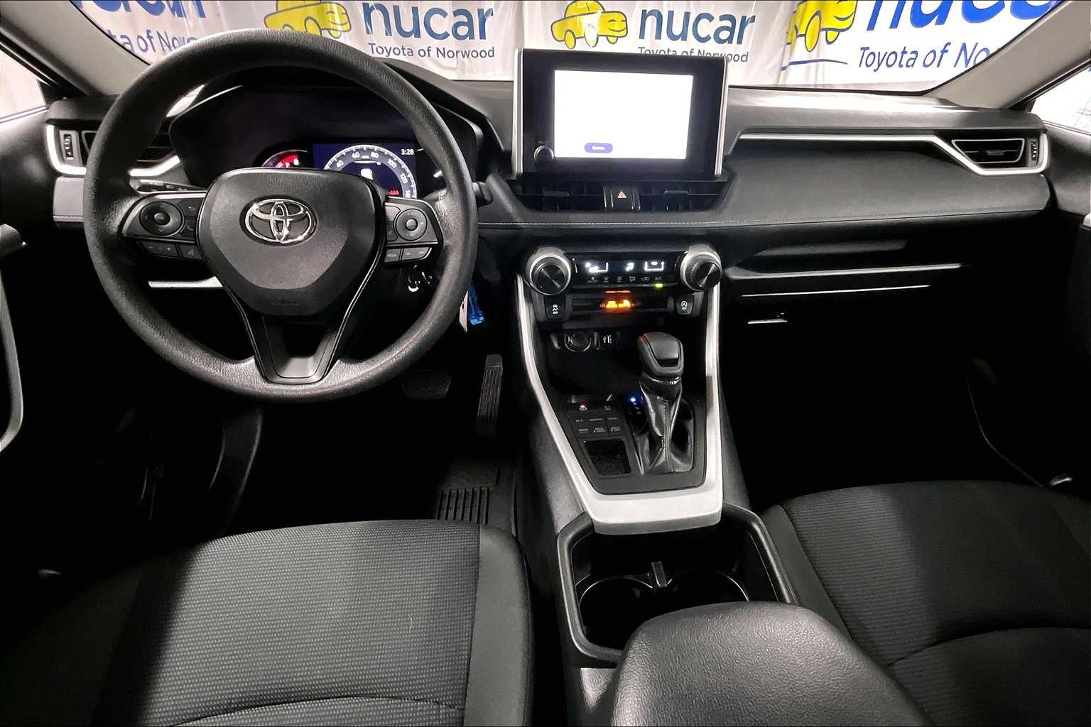 2024 Toyota RAV4 LE - Photo 21