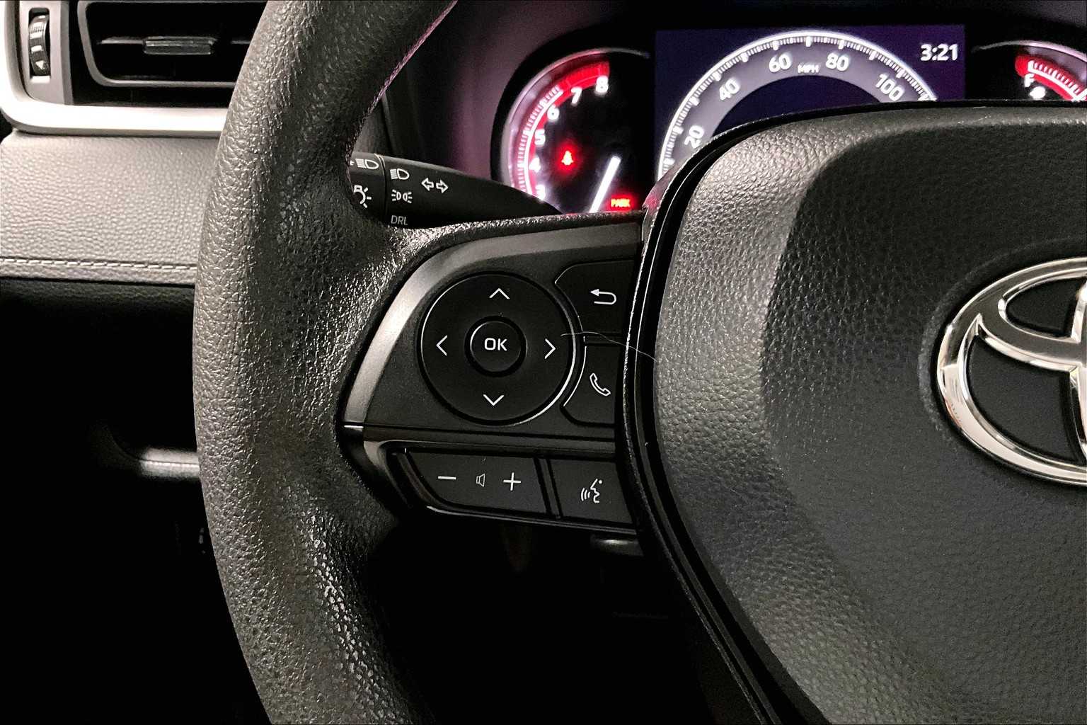 2024 Toyota RAV4 LE - Photo 22