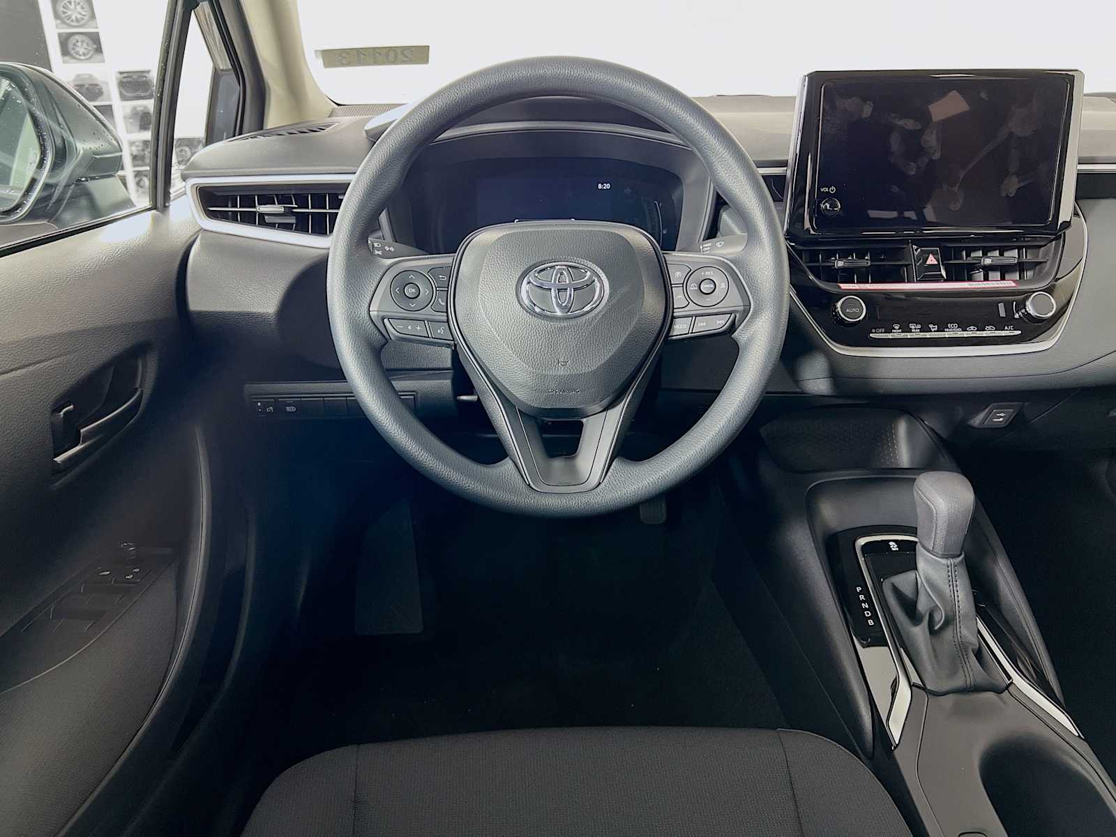 2026 Toyota Corolla LE - Photo 14