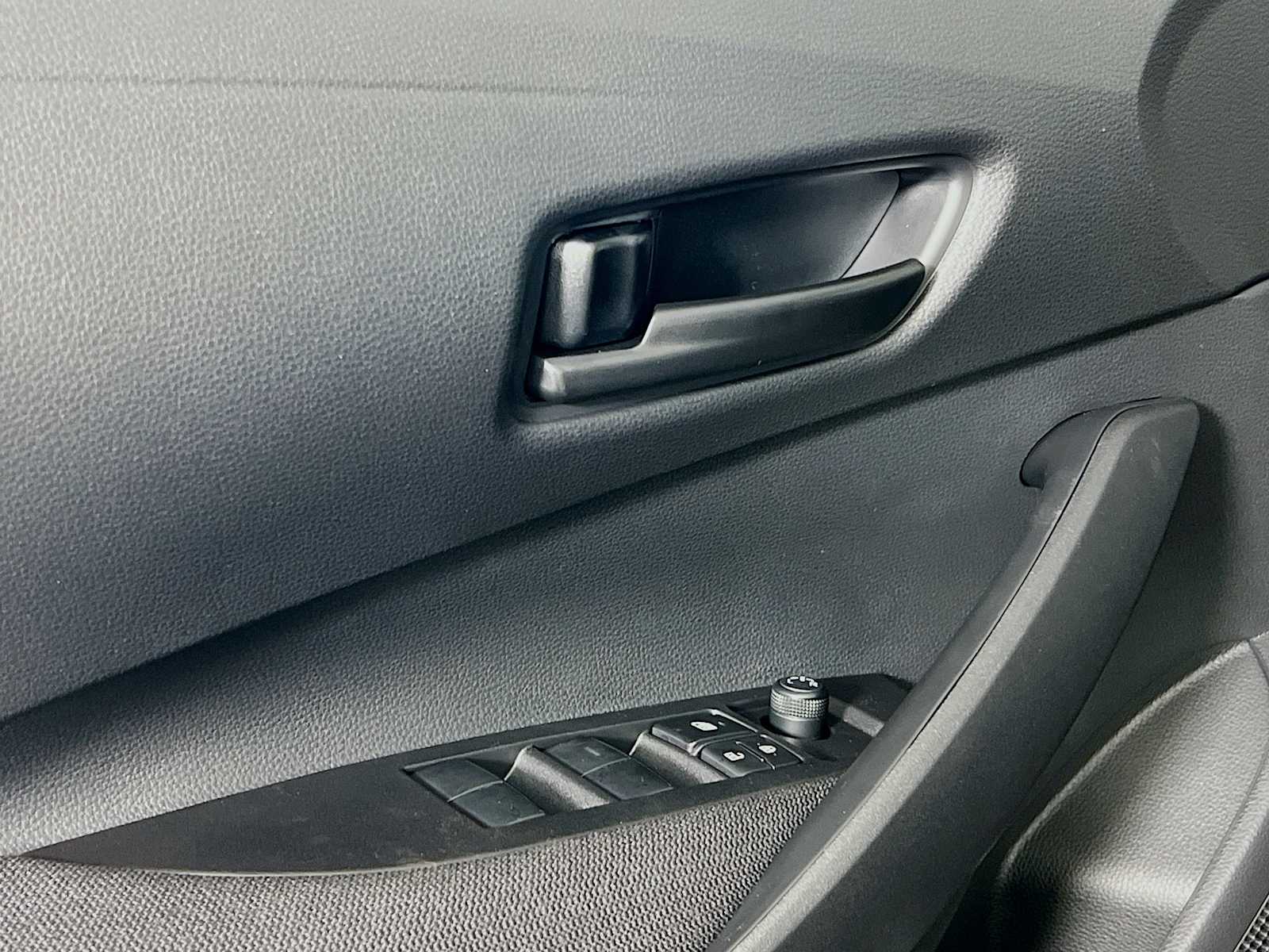 2026 Toyota Corolla LE - Photo 15