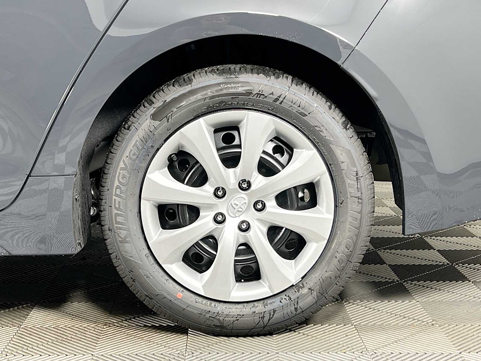 2026 Toyota Corolla LE - Photo 18