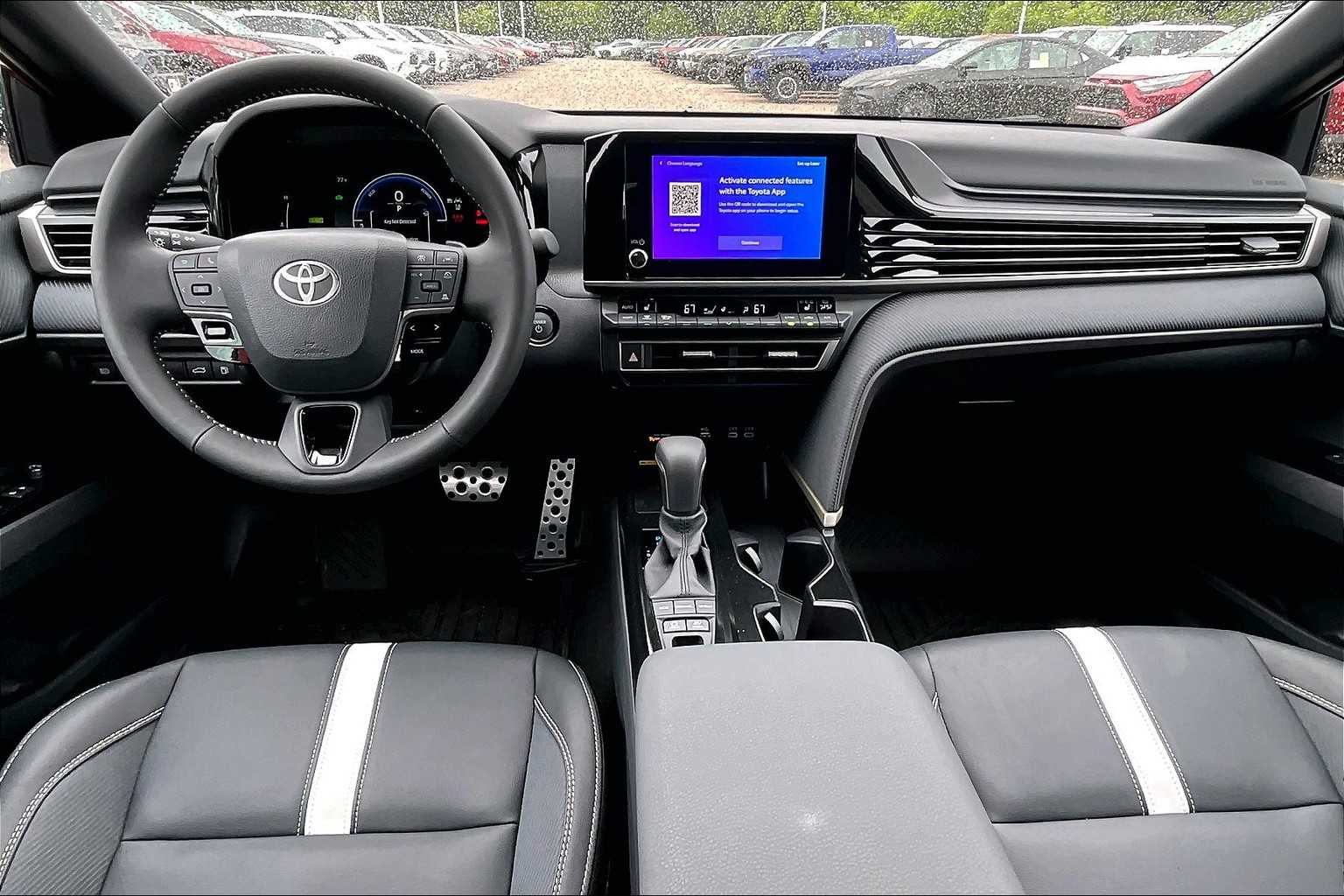 2025 Toyota Camry SE - Photo 12