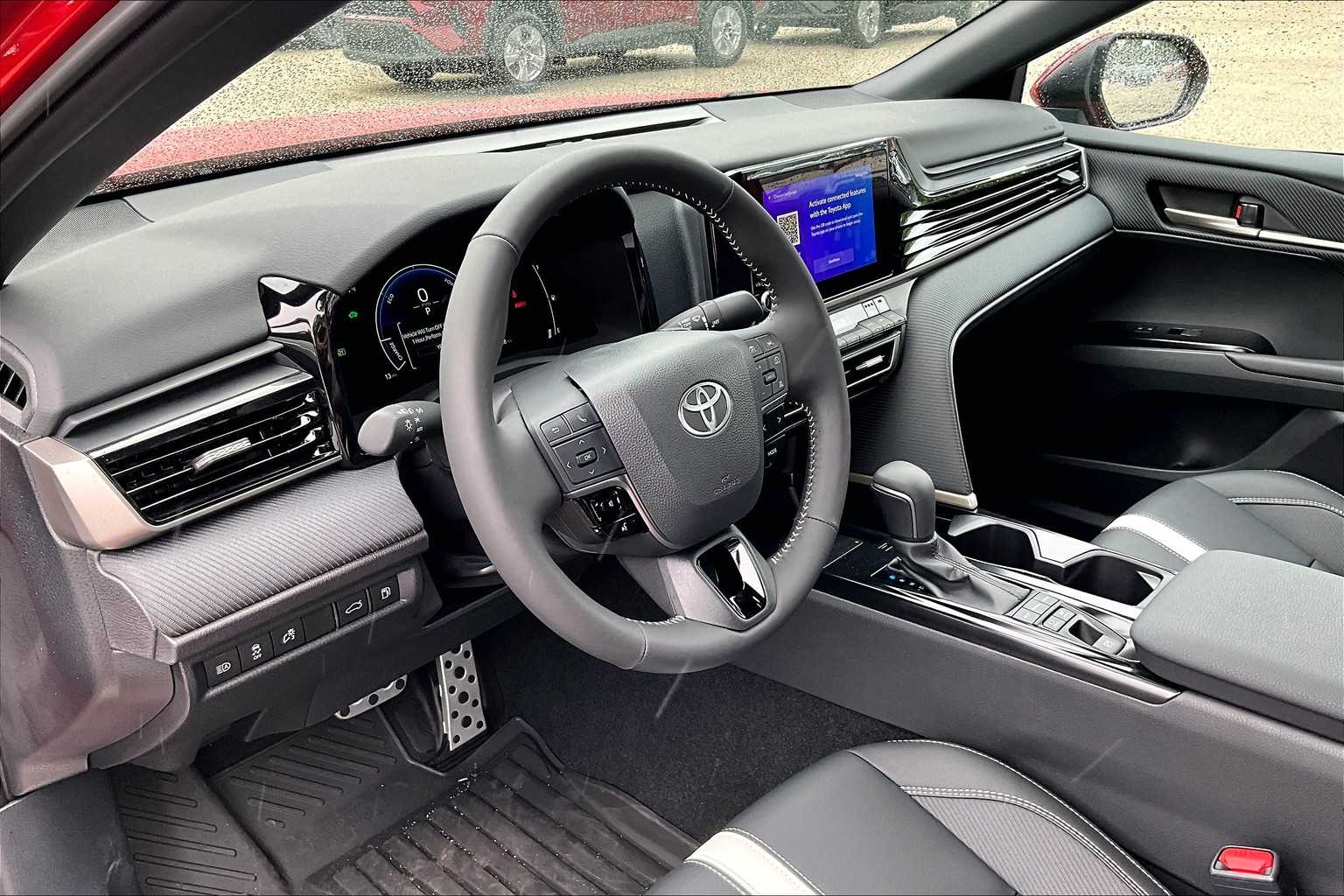 2025 Toyota Camry SE - Photo 9