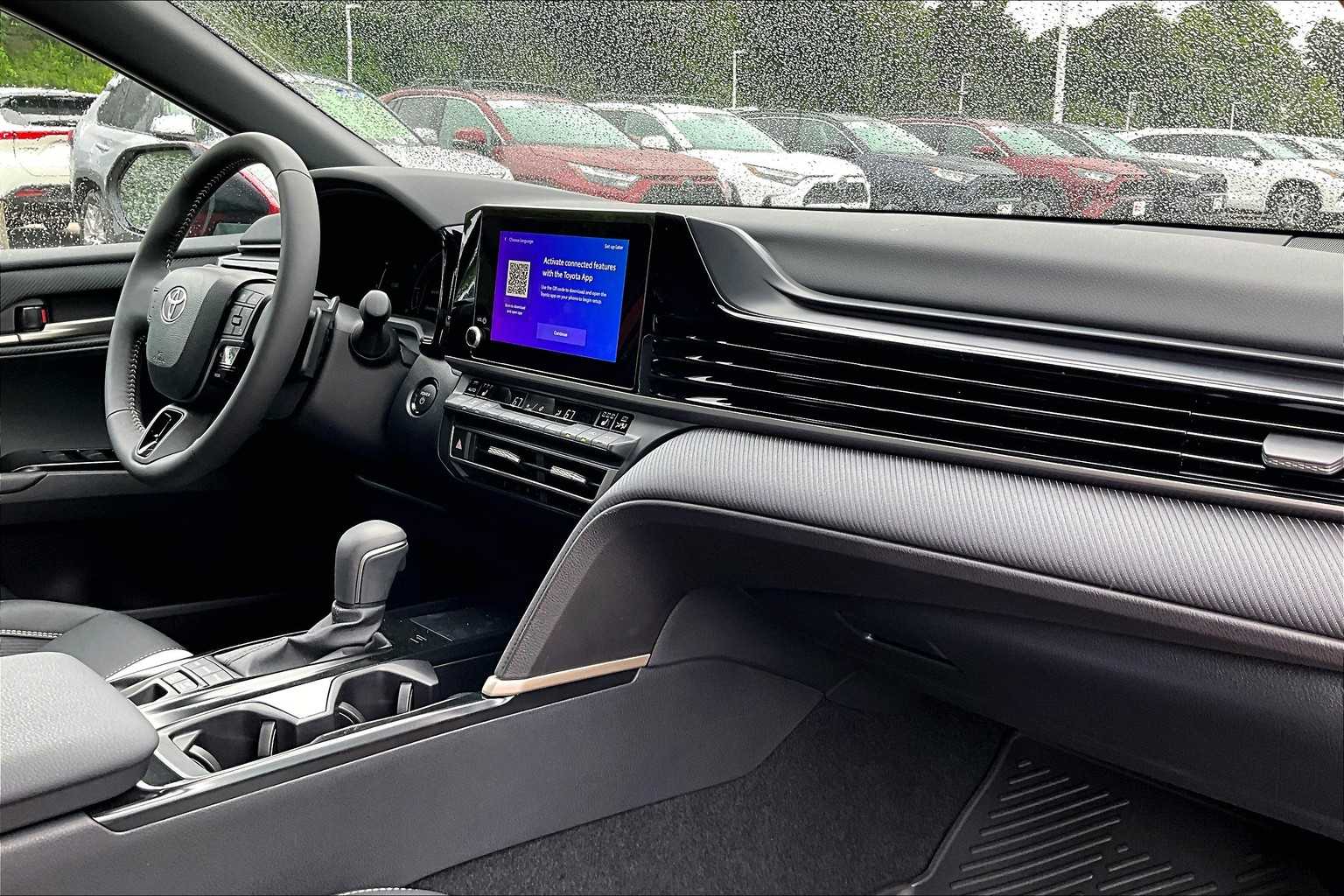 2025 Toyota Camry SE - Photo 10