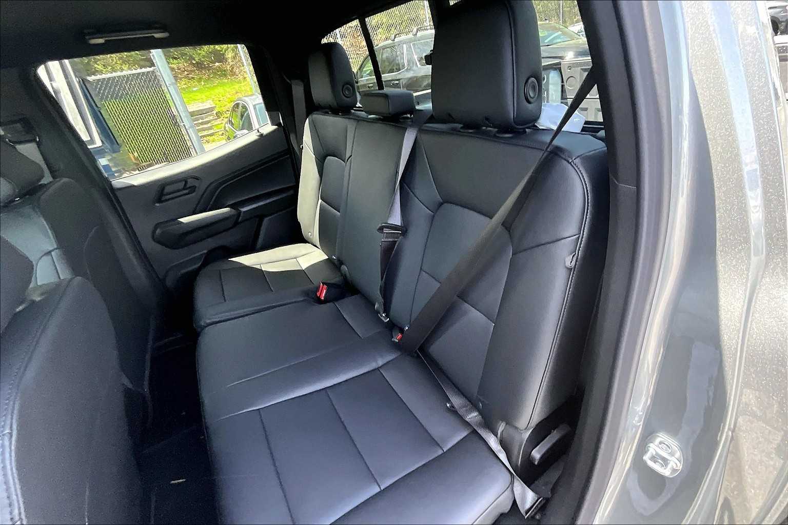 2025 Chevrolet Colorado 4WD Trail Boss - Photo 15