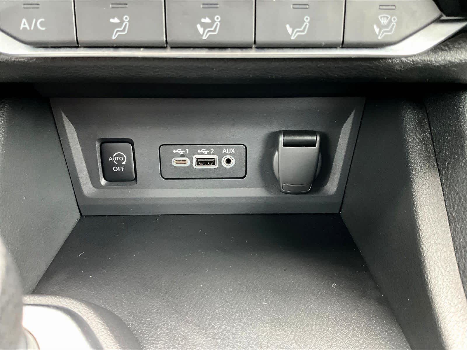 2024 Nissan Sentra SV - Photo 25