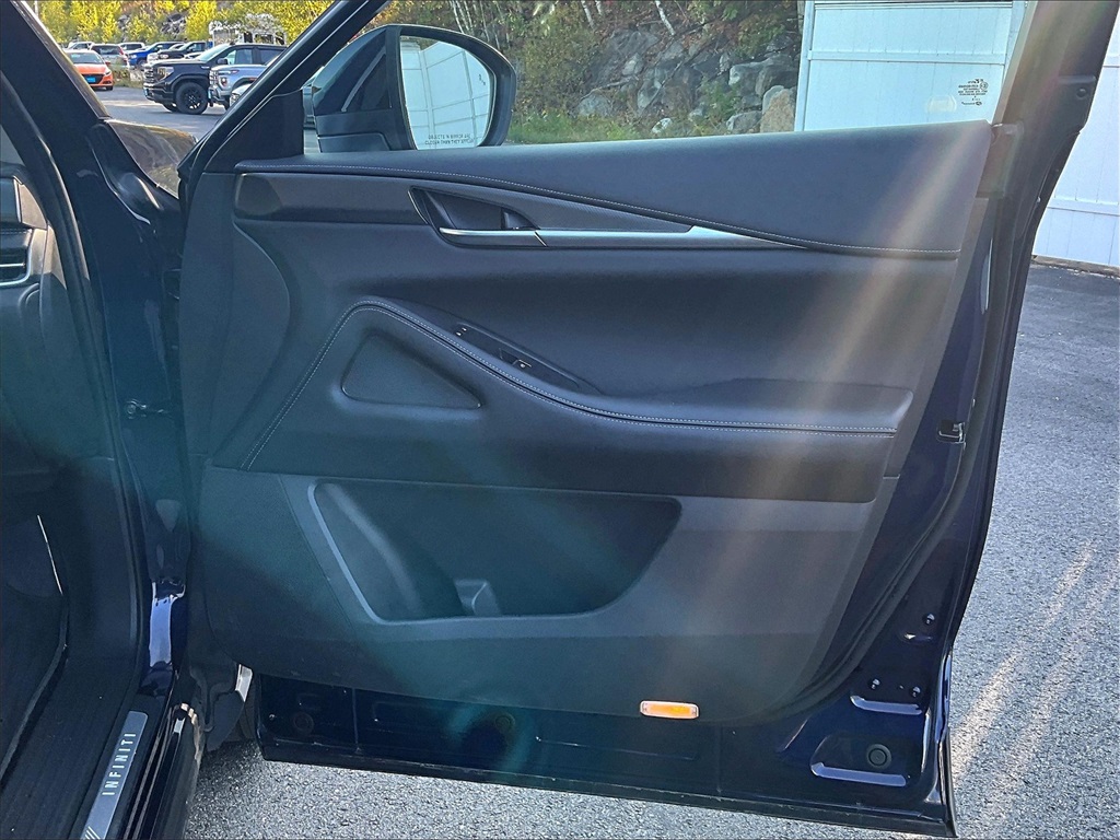 2023 INFINITI QX60 LUXE - Photo 12