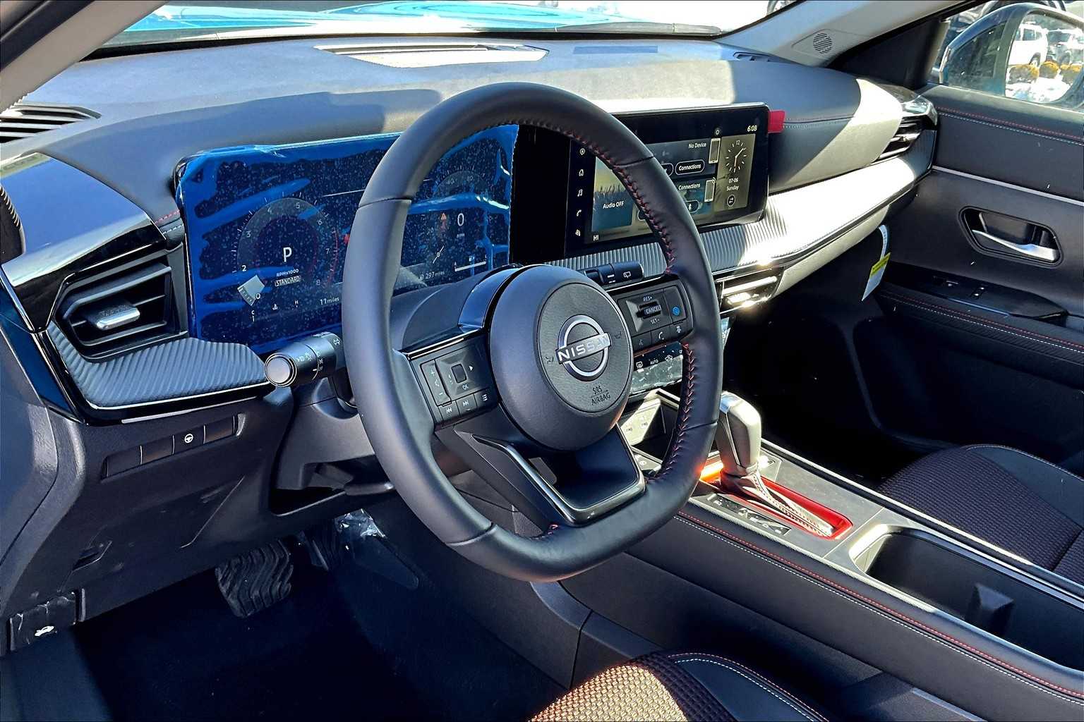 2025 Nissan Kicks SR - Photo 9