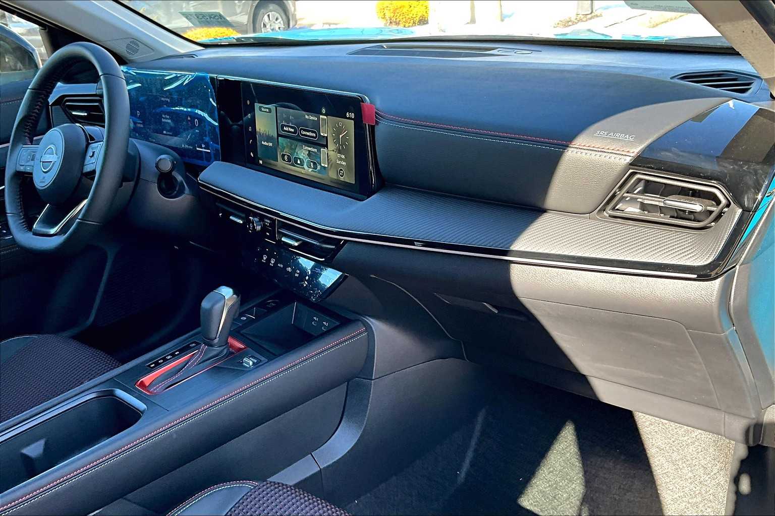 2025 Nissan Kicks SR - Photo 10