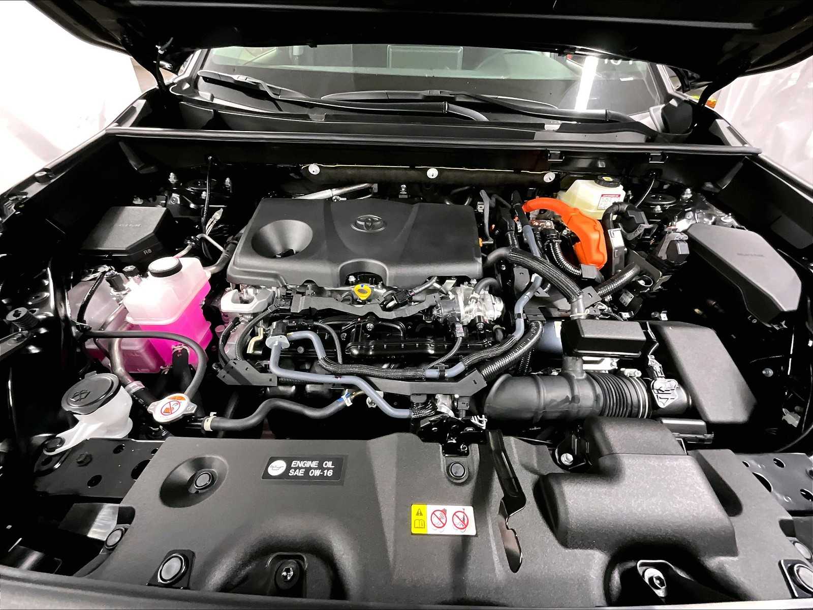 2025 Toyota RAV4 Hybrid LE - Photo 16