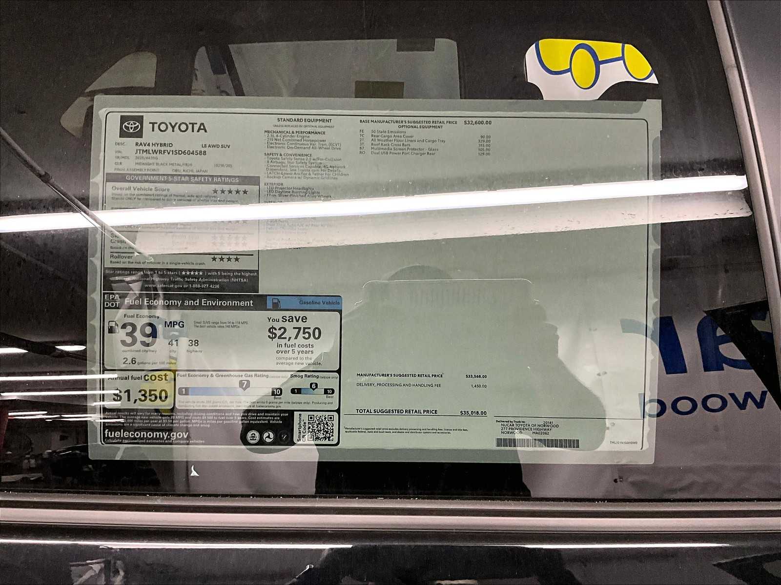 2025 Toyota RAV4 Hybrid LE - Photo 18