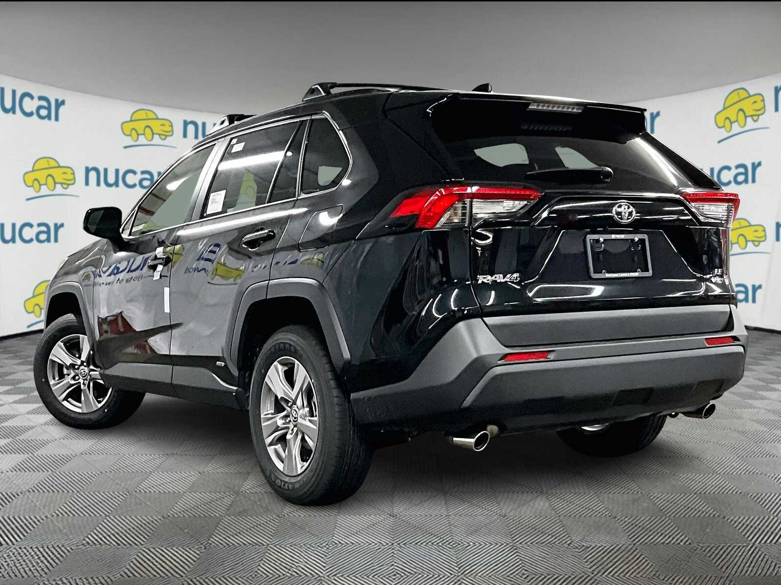 2025 Toyota RAV4 Hybrid LE - Photo 5