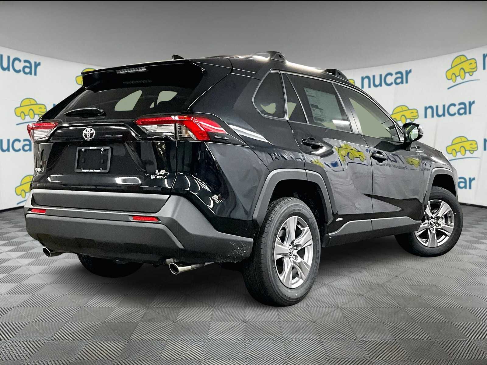 2025 Toyota RAV4 Hybrid LE - Photo 7