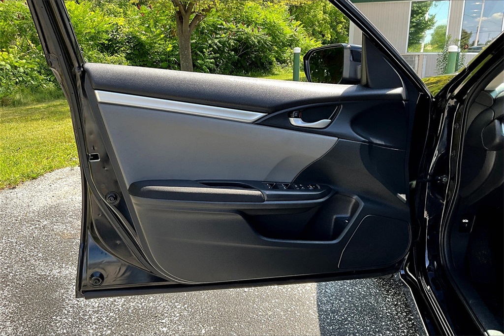 2019 Honda Civic LX - Photo 9