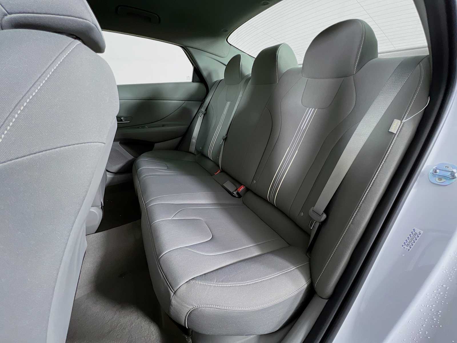 2025 Hyundai Elantra Hybrid Blue - Photo 13