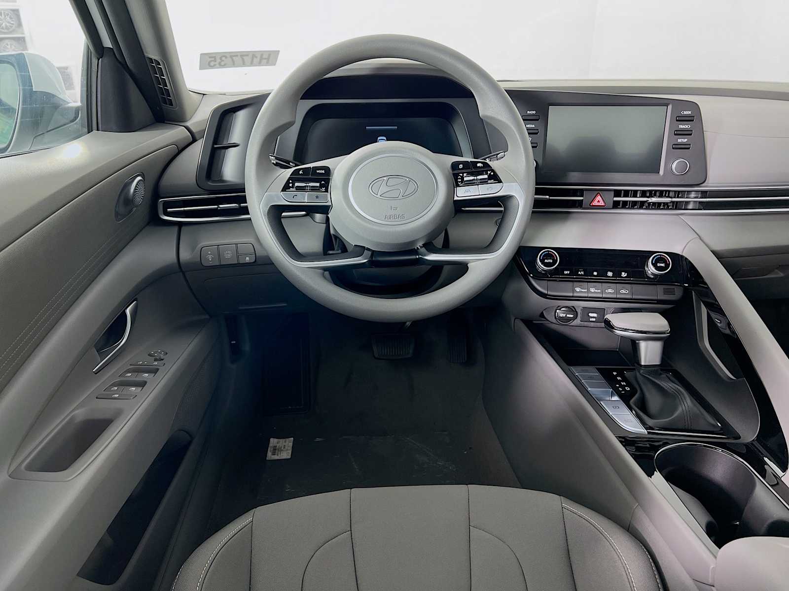 2025 Hyundai Elantra Hybrid Blue - Photo 14