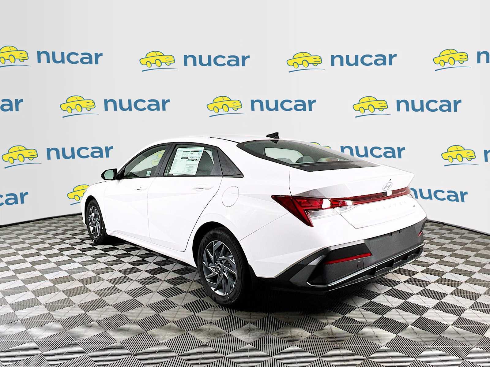2025 Hyundai Elantra Hybrid Blue - Photo 4