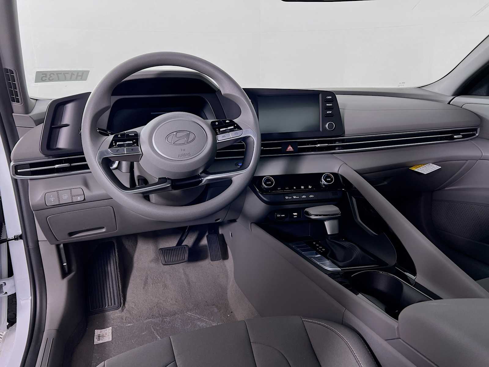 2025 Hyundai Elantra Hybrid Blue - Photo 6