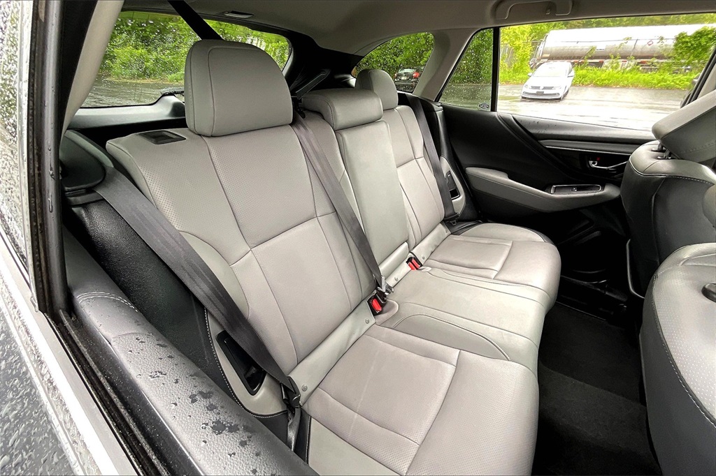 2021 Subaru Outback Limited - Photo 18