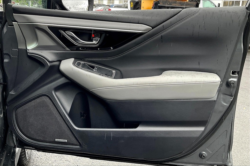2021 Subaru Outback Limited - Photo 25