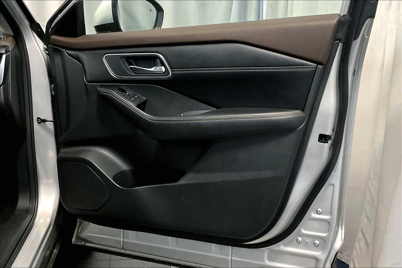 2021 Nissan Rogue SL - Photo 12