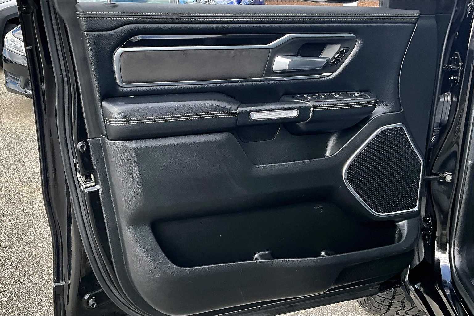 2019 Ram 1500 Laramie - Photo 9