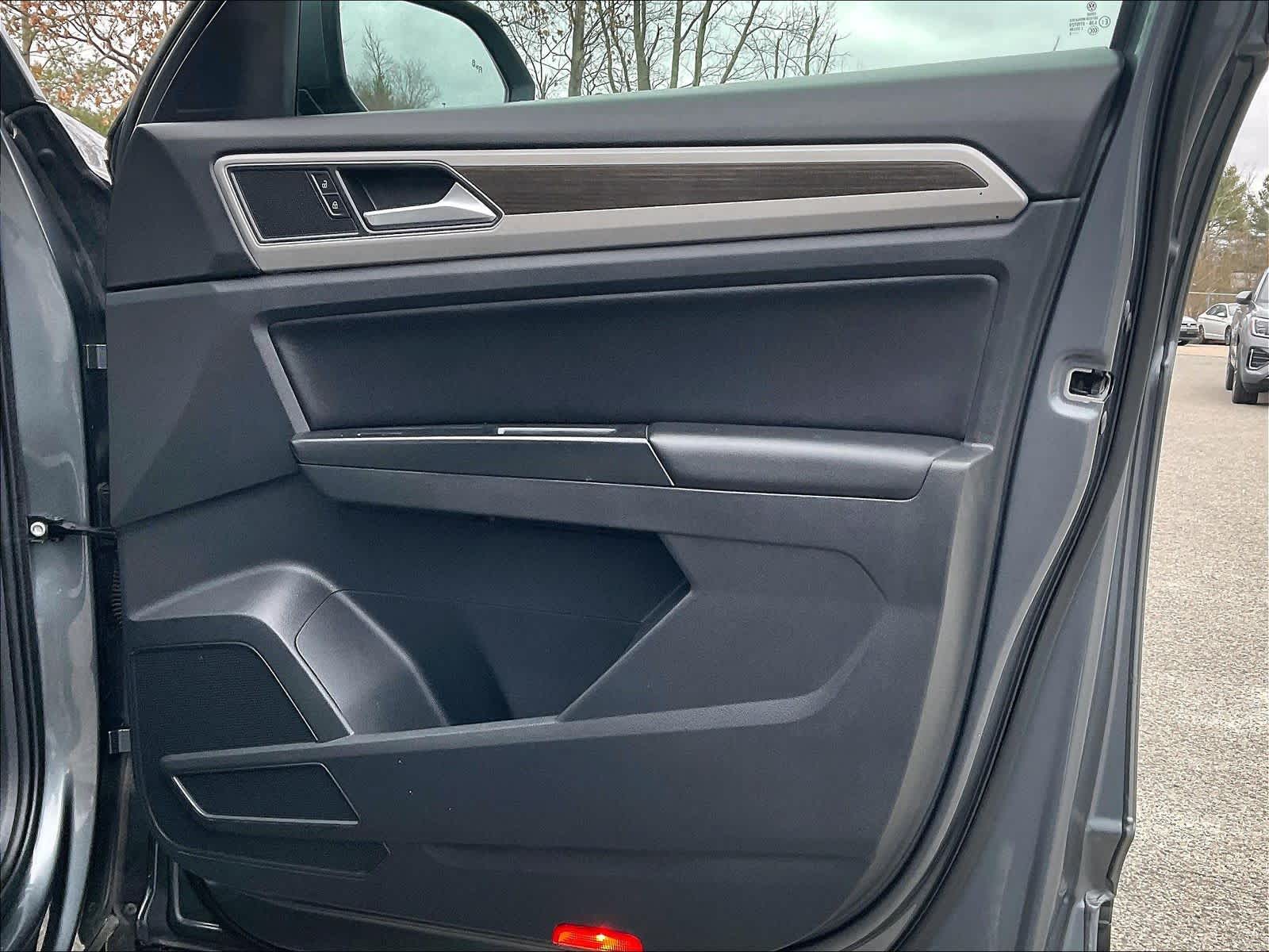 2019 Volkswagen Atlas 3.6L V6 SE w/Technology - Photo 12