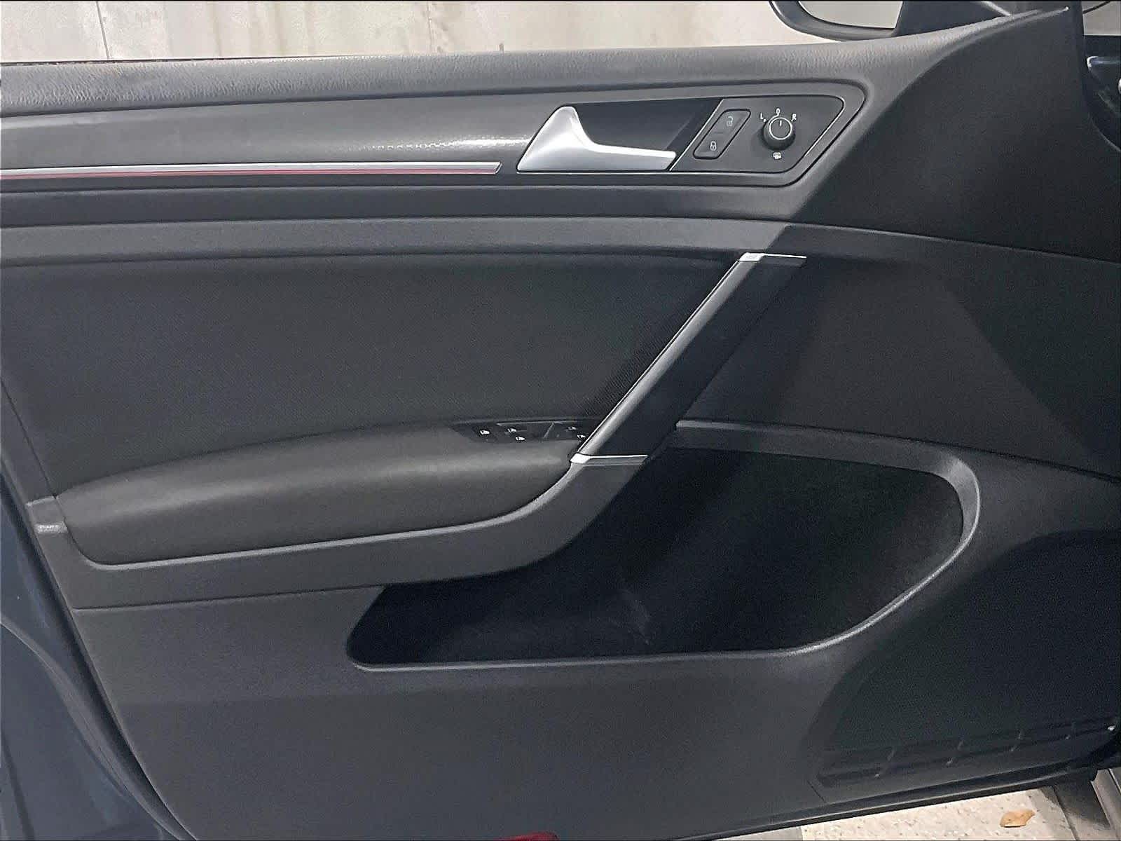 2018 Volkswagen Golf GTI SE - Photo 9