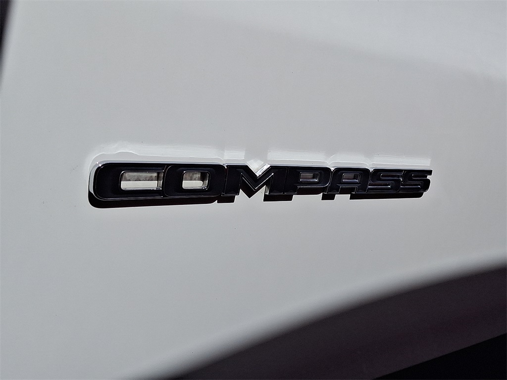 2020 Jeep Compass Latitude - Photo 9