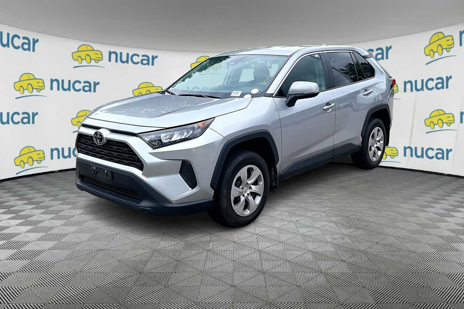 2022 Toyota RAV4 LE - Photo 2