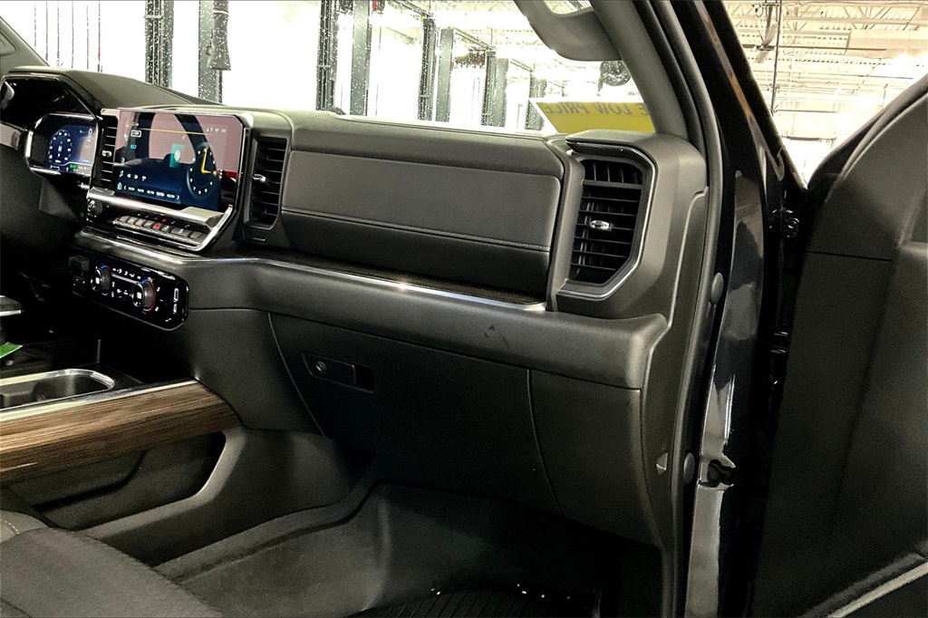 2023 Chevrolet Silverado 1500 RST - Photo 13