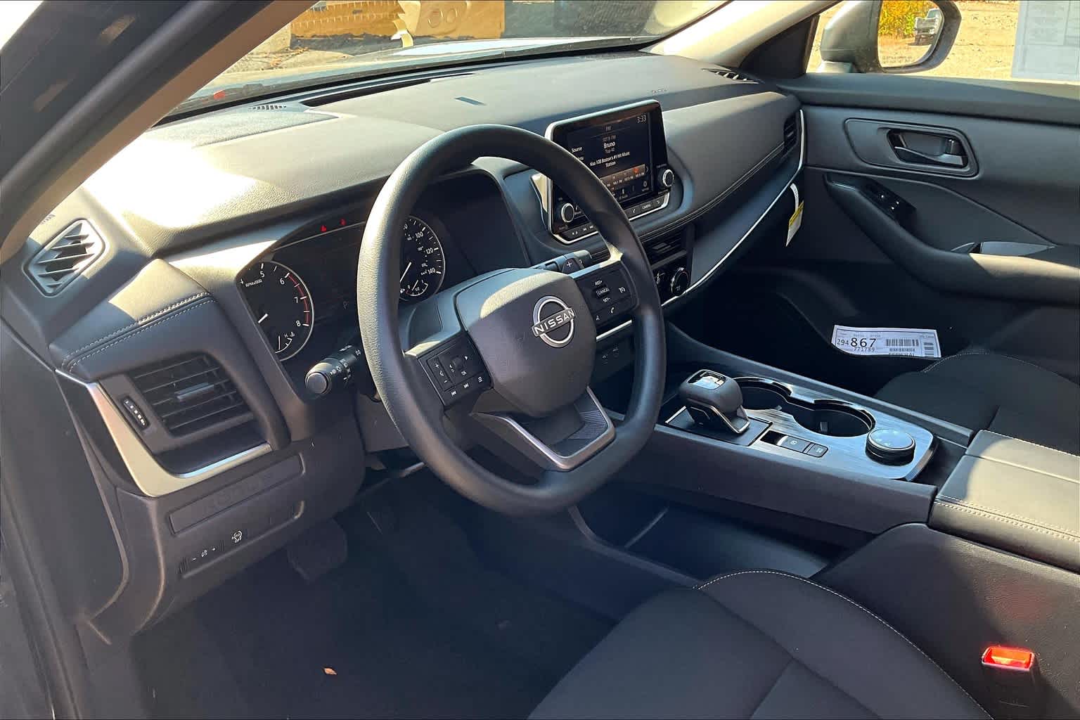 2025 Nissan Rogue S - Photo 8