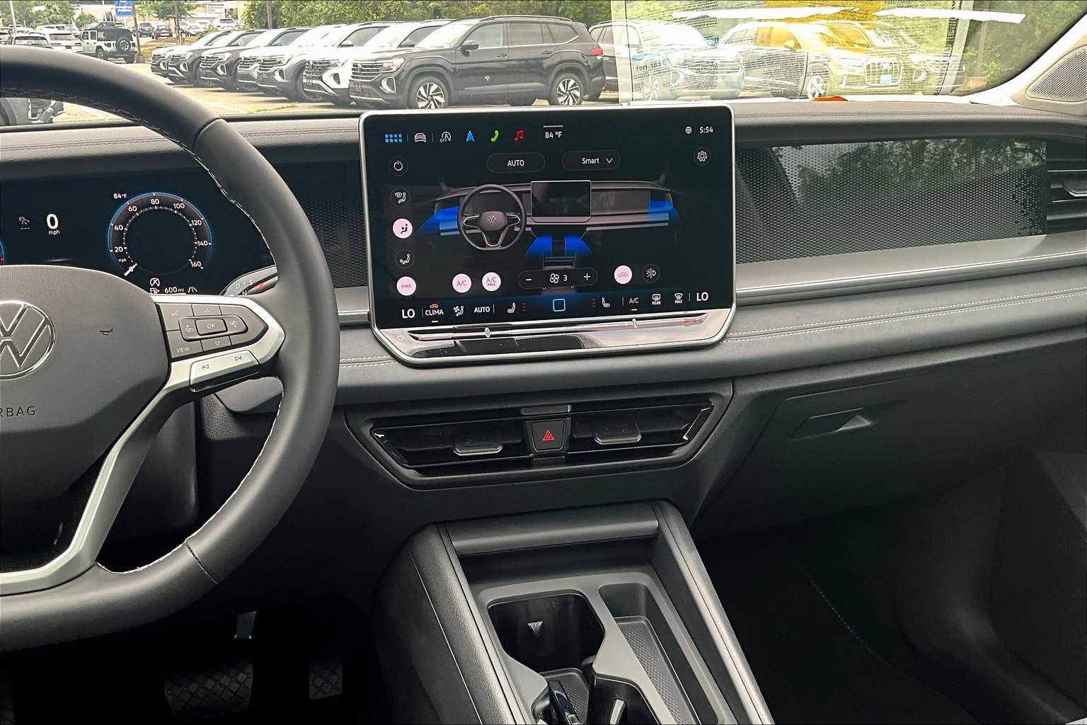 2025 Volkswagen Tiguan SE - Photo 13