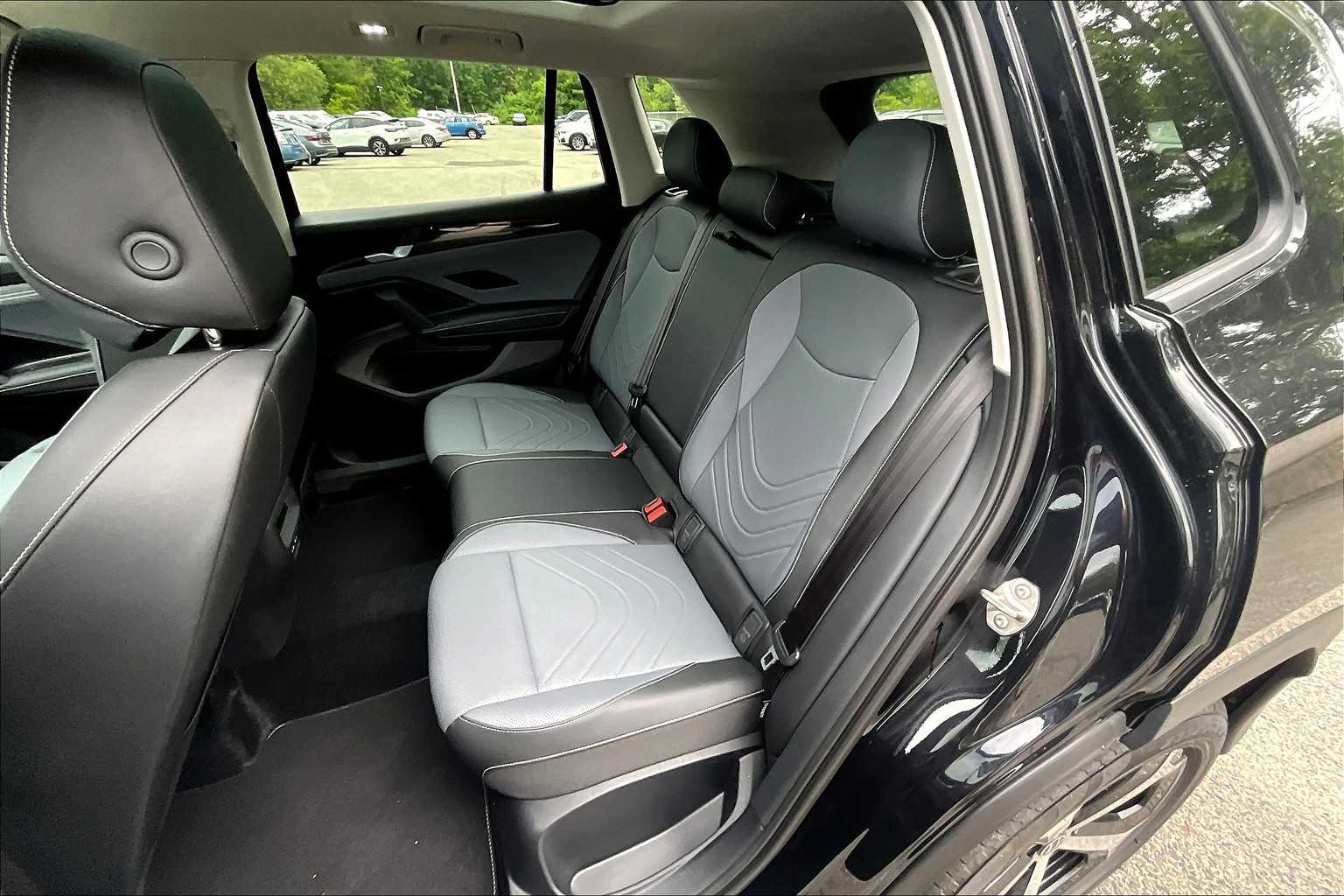 2025 Volkswagen Tiguan SE - Photo 15
