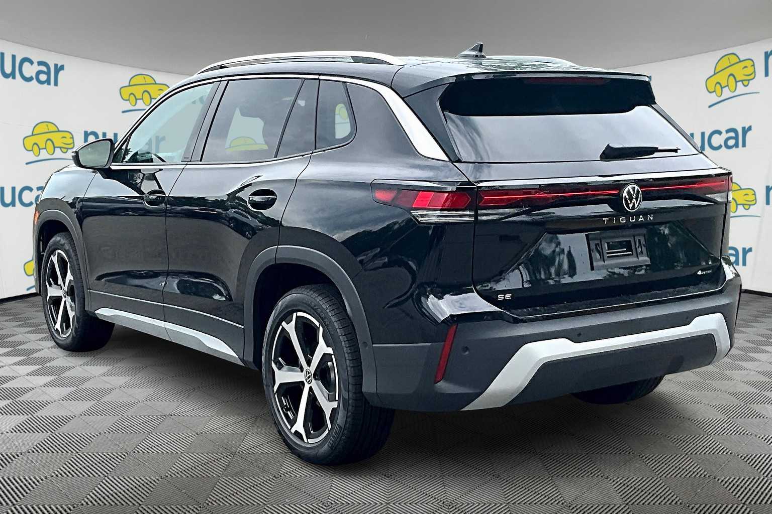 2025 Volkswagen Tiguan SE - Photo 5
